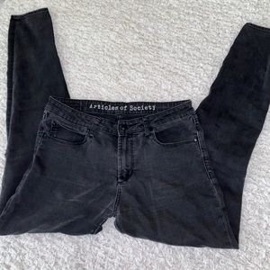 Knee Ripped Distressed Jeans